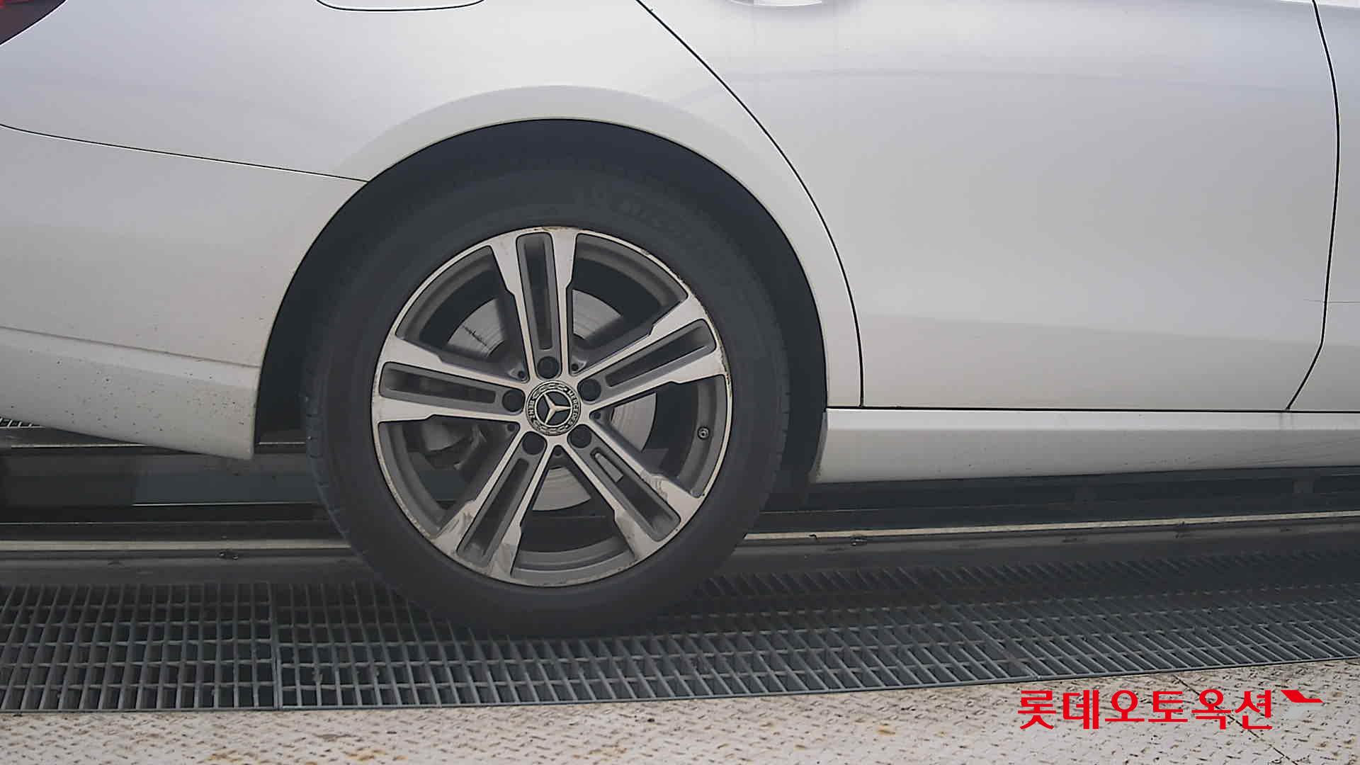 مرسيدس بنز E350 2022 4M