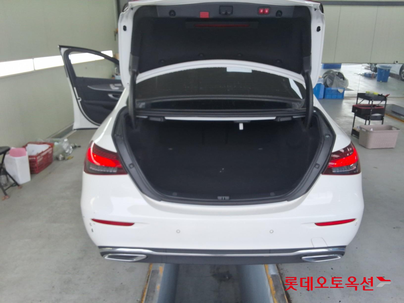 مرسيدس بنز E350 2022 4M