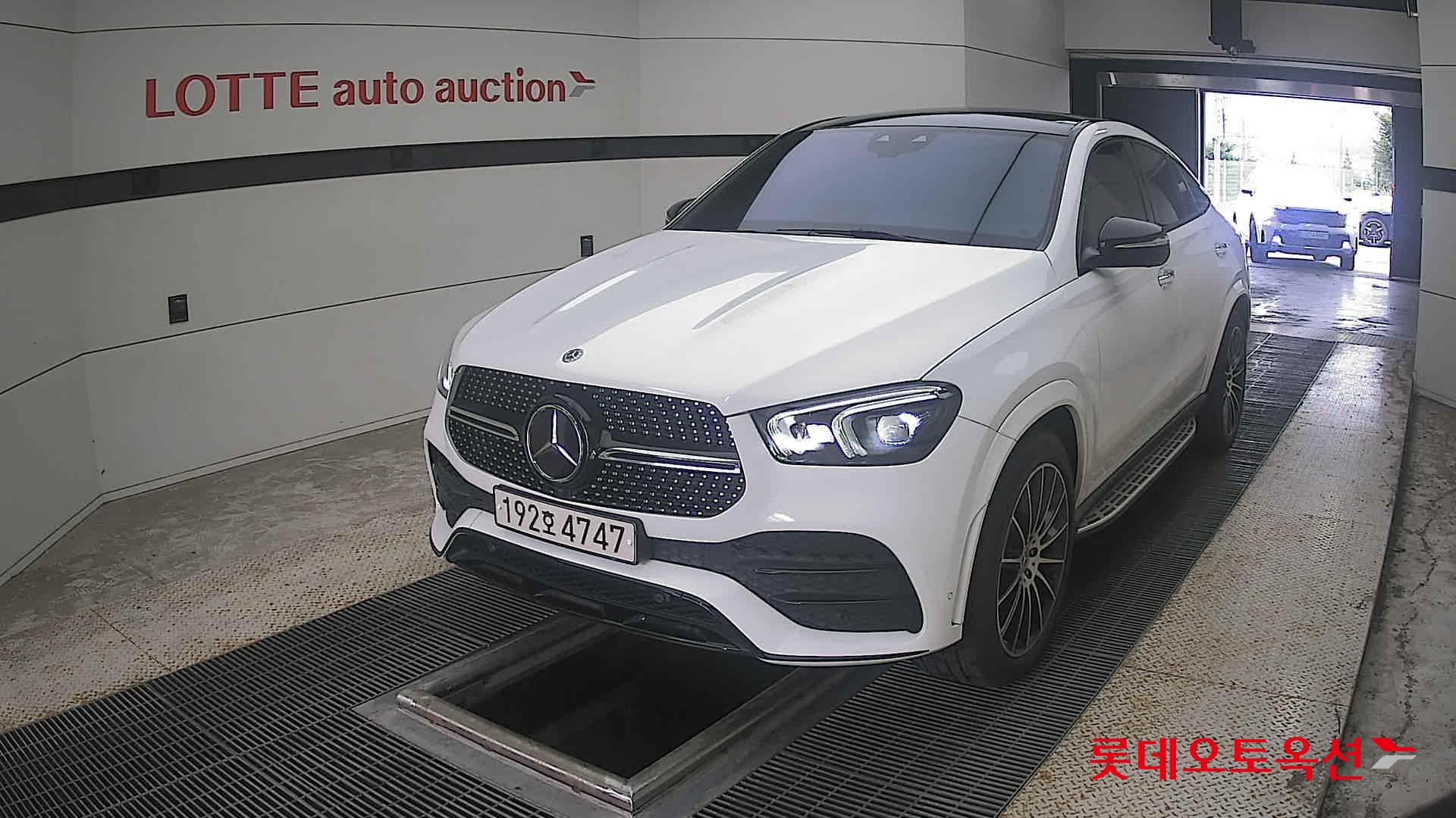 مرسيدس بنز جي إل إي 400D 2022 4MATIC