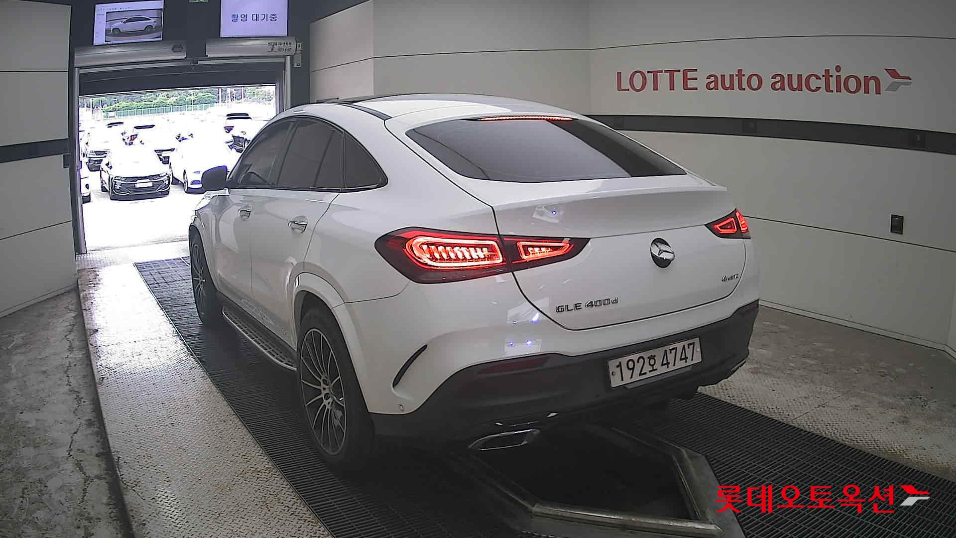 مرسيدس بنز جي إل إي 400D 2022 4MATIC