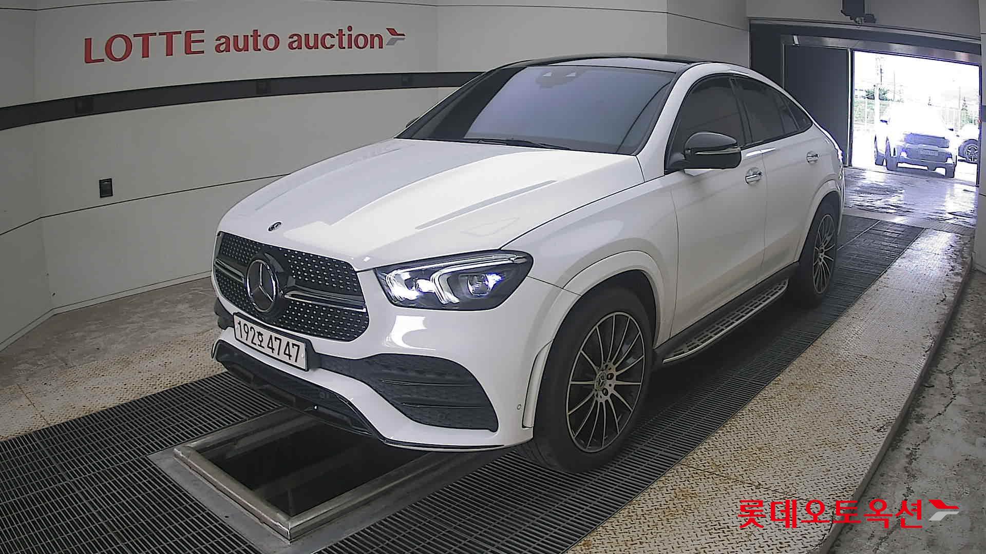 مرسيدس بنز جي إل إي 400D 2022 4MATIC