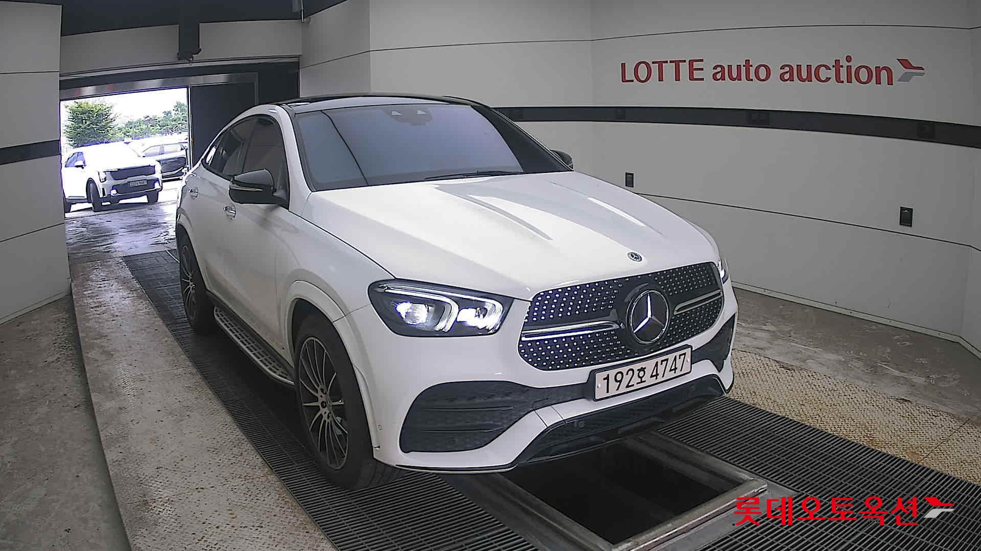 مرسيدس بنز جي إل إي 400D 2022 4MATIC