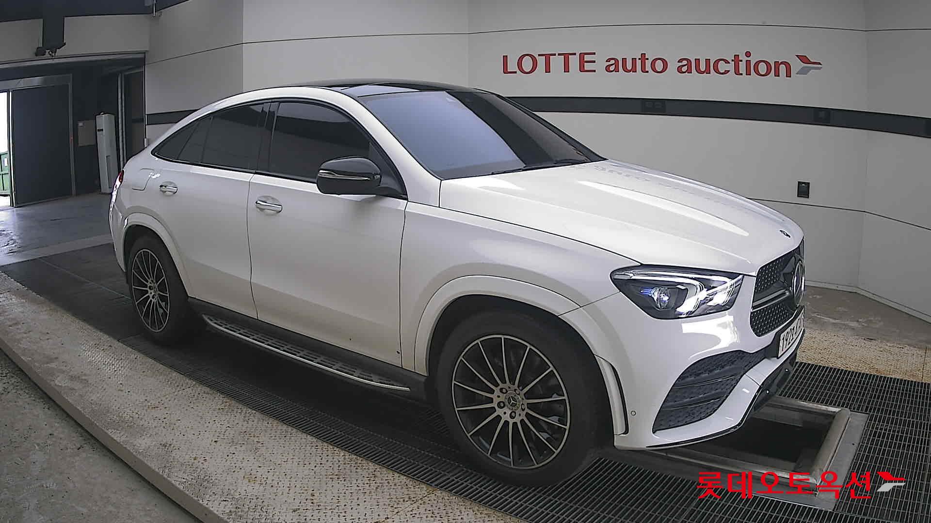 مرسيدس بنز جي إل إي 400D 2022 4MATIC