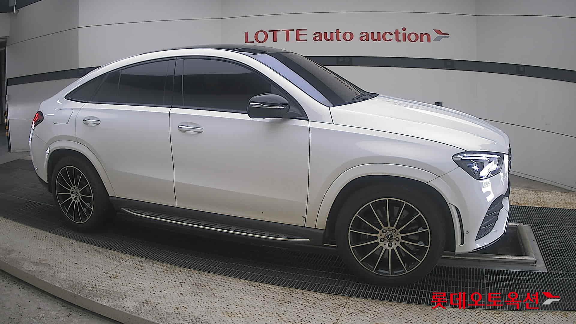 مرسيدس بنز جي إل إي 400D 2022 4MATIC