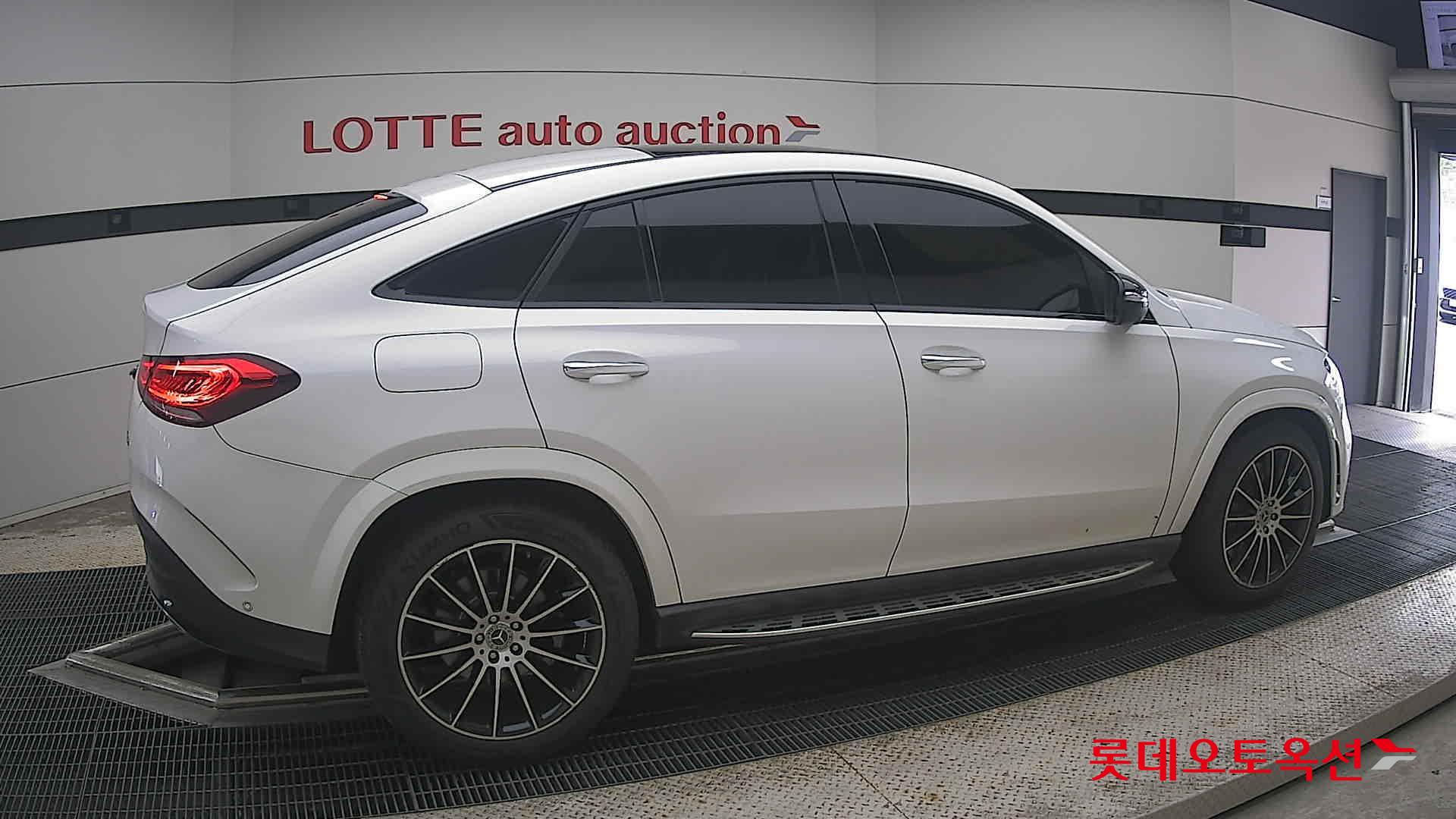 مرسيدس بنز جي إل إي 400D 2022 4MATIC