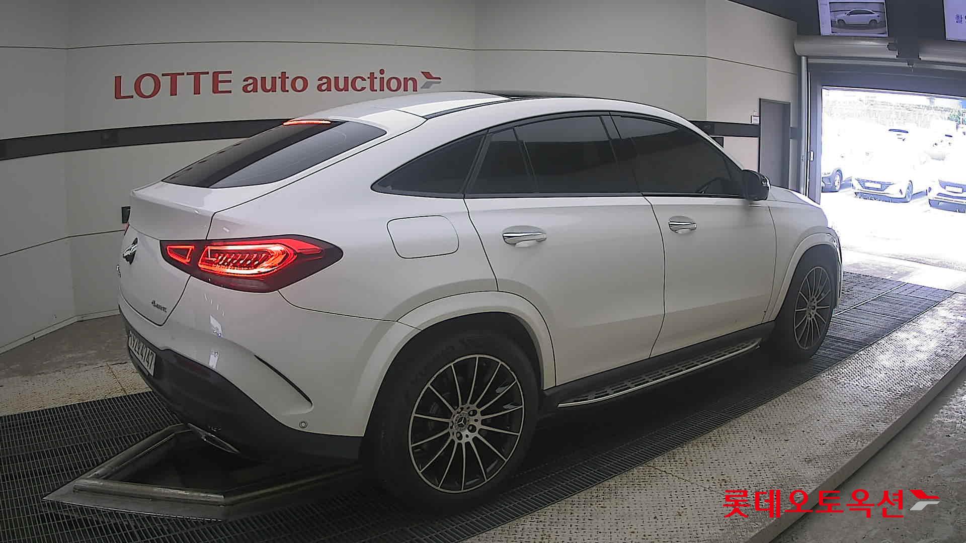مرسيدس بنز جي إل إي 400D 2022 4MATIC