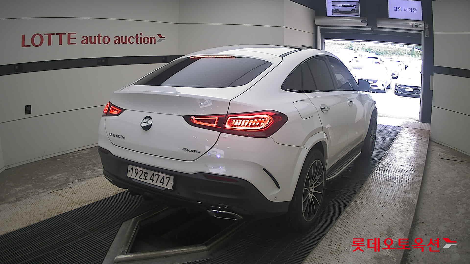 مرسيدس بنز جي إل إي 400D 2022 4MATIC
