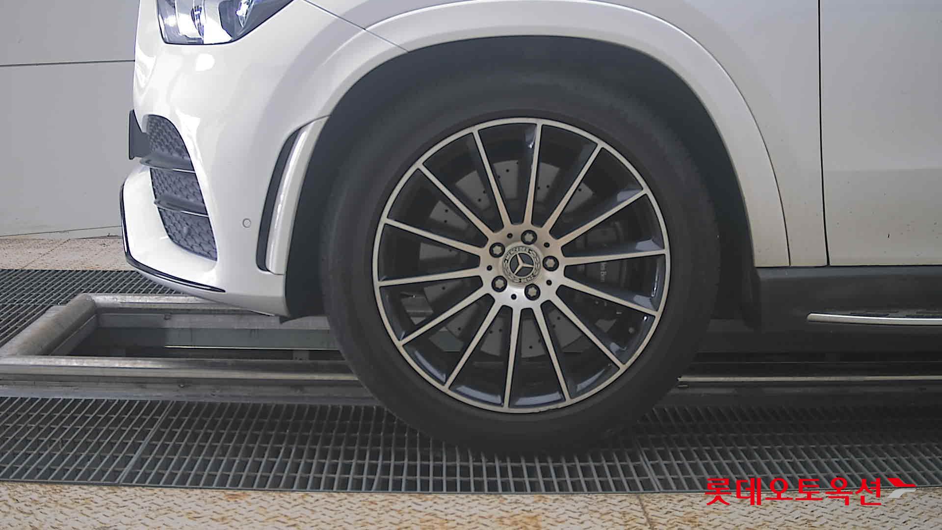 مرسيدس بنز جي إل إي 400D 2022 4MATIC