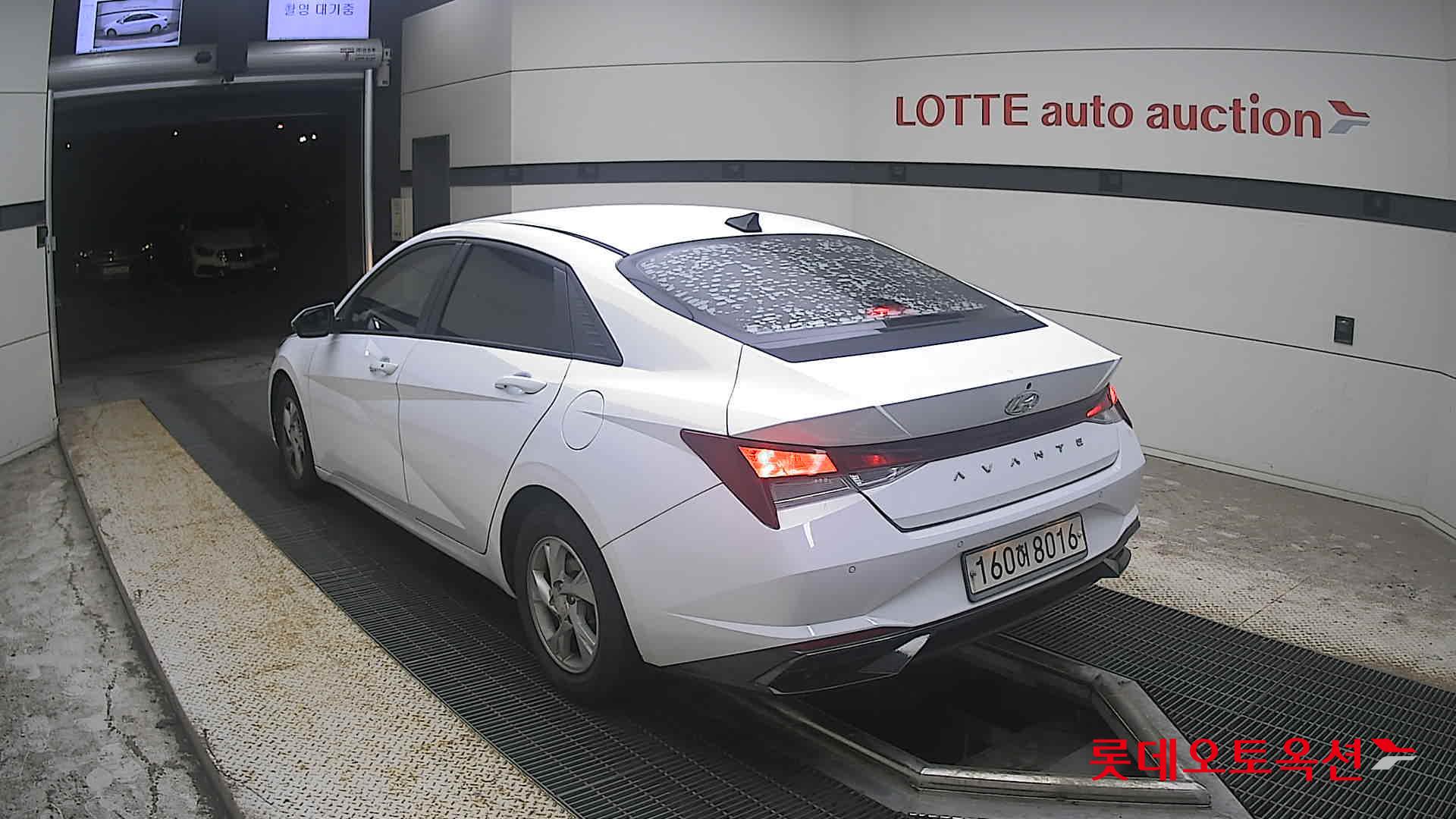 هيونداي أفانتي 2021 MODERN
