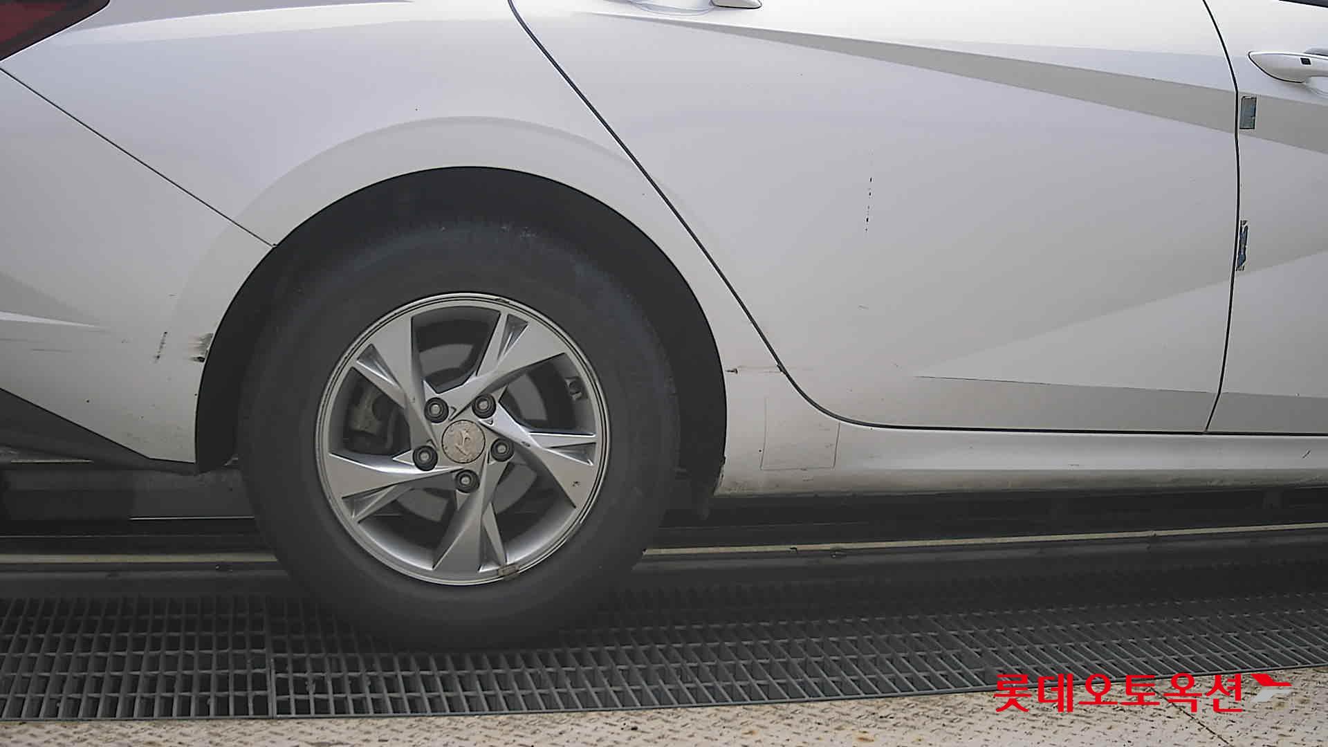 هيونداي أفانتي 2021 MODERN