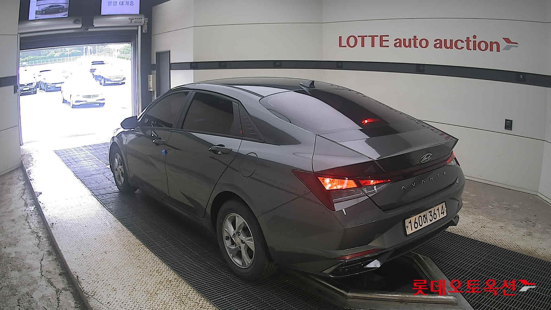 هيونداي أفانتي 2021 MODERN