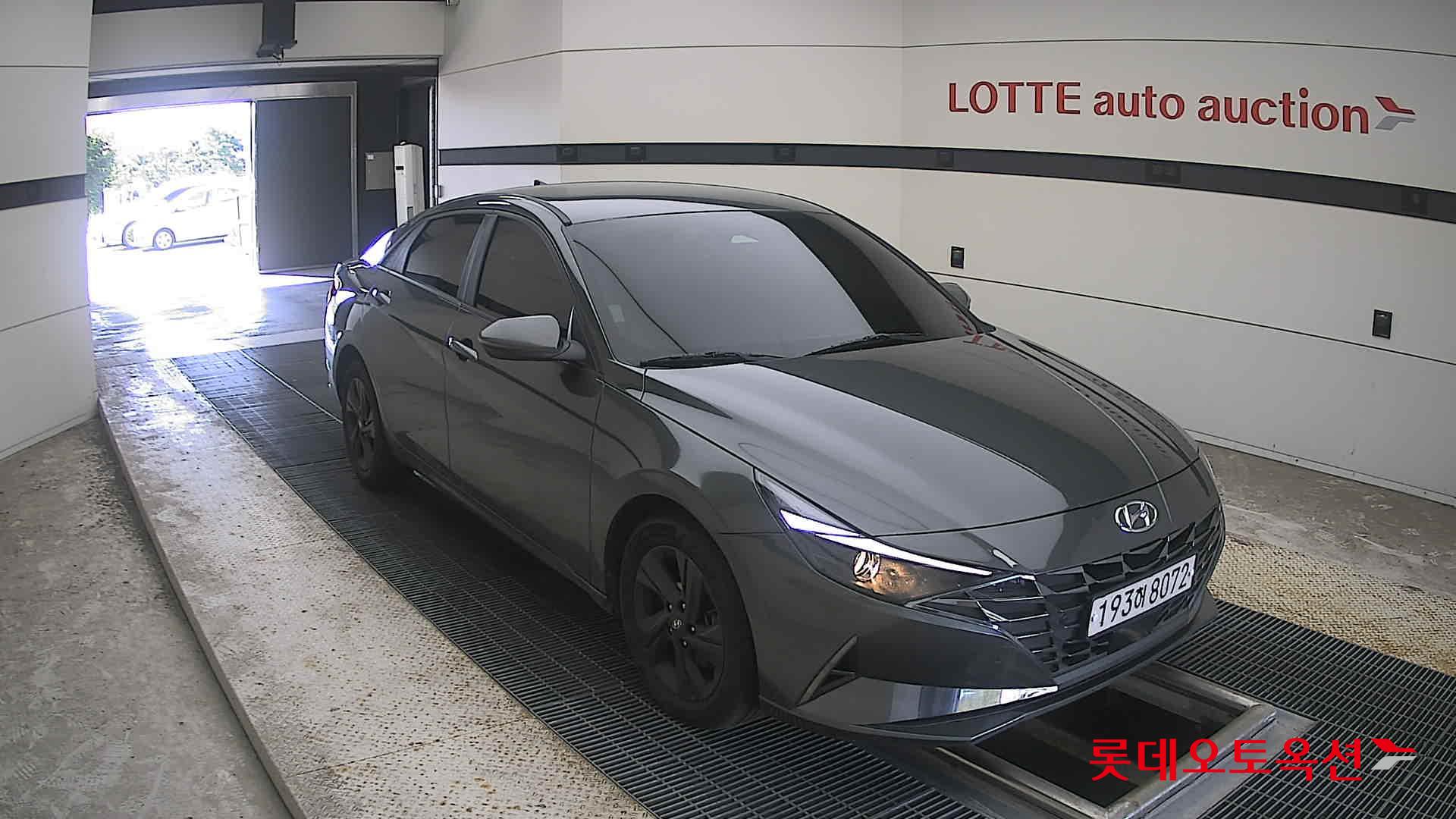 هيونداي أفانتي 2023 MODERN