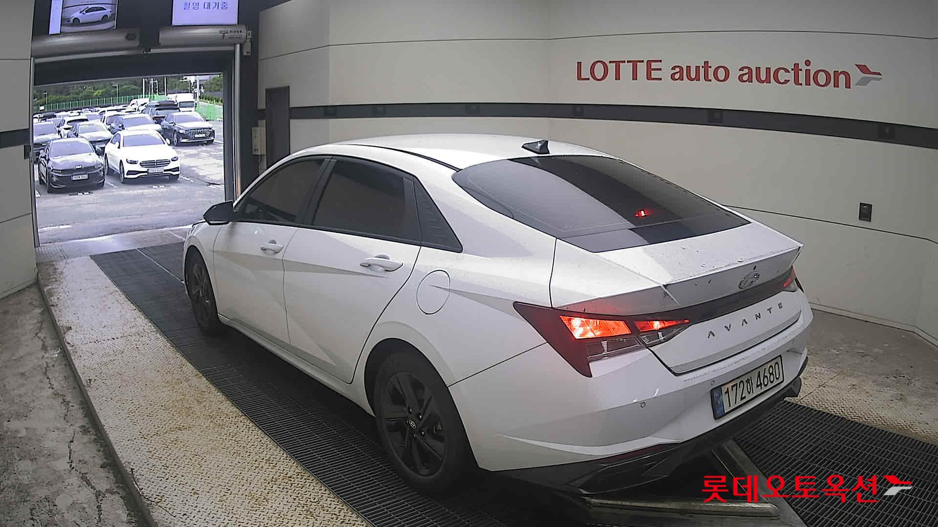 هيونداي أفانتي 2023 MODERN