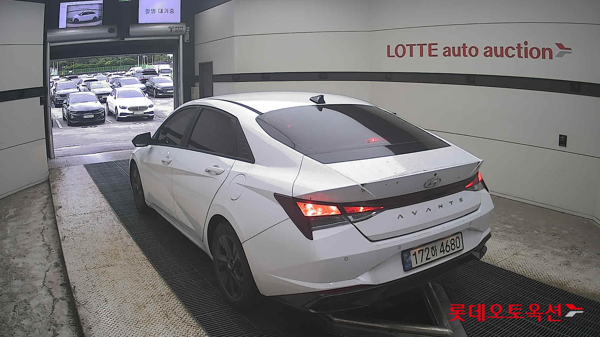 هيونداي أفانتي 2023 MODERN