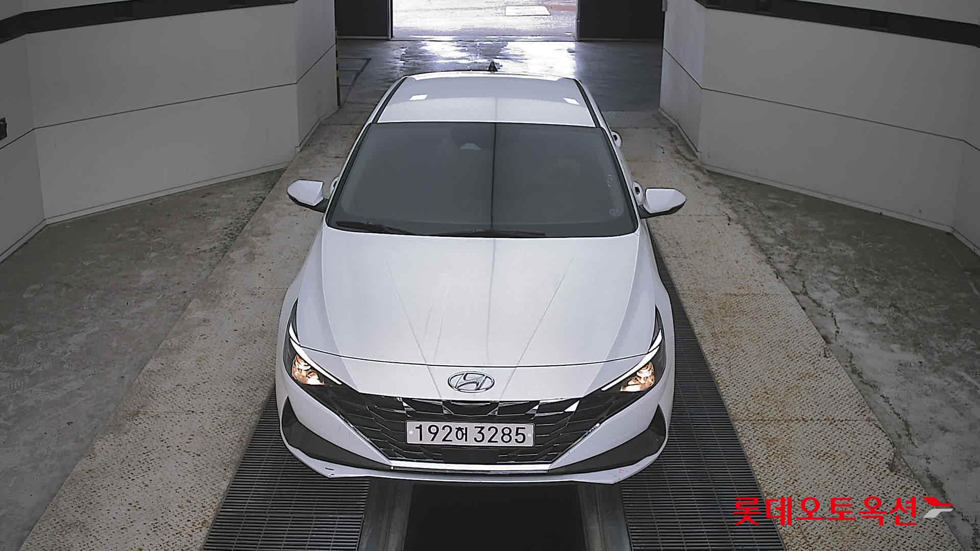 هيونداي أفانتي 2023 MODERN