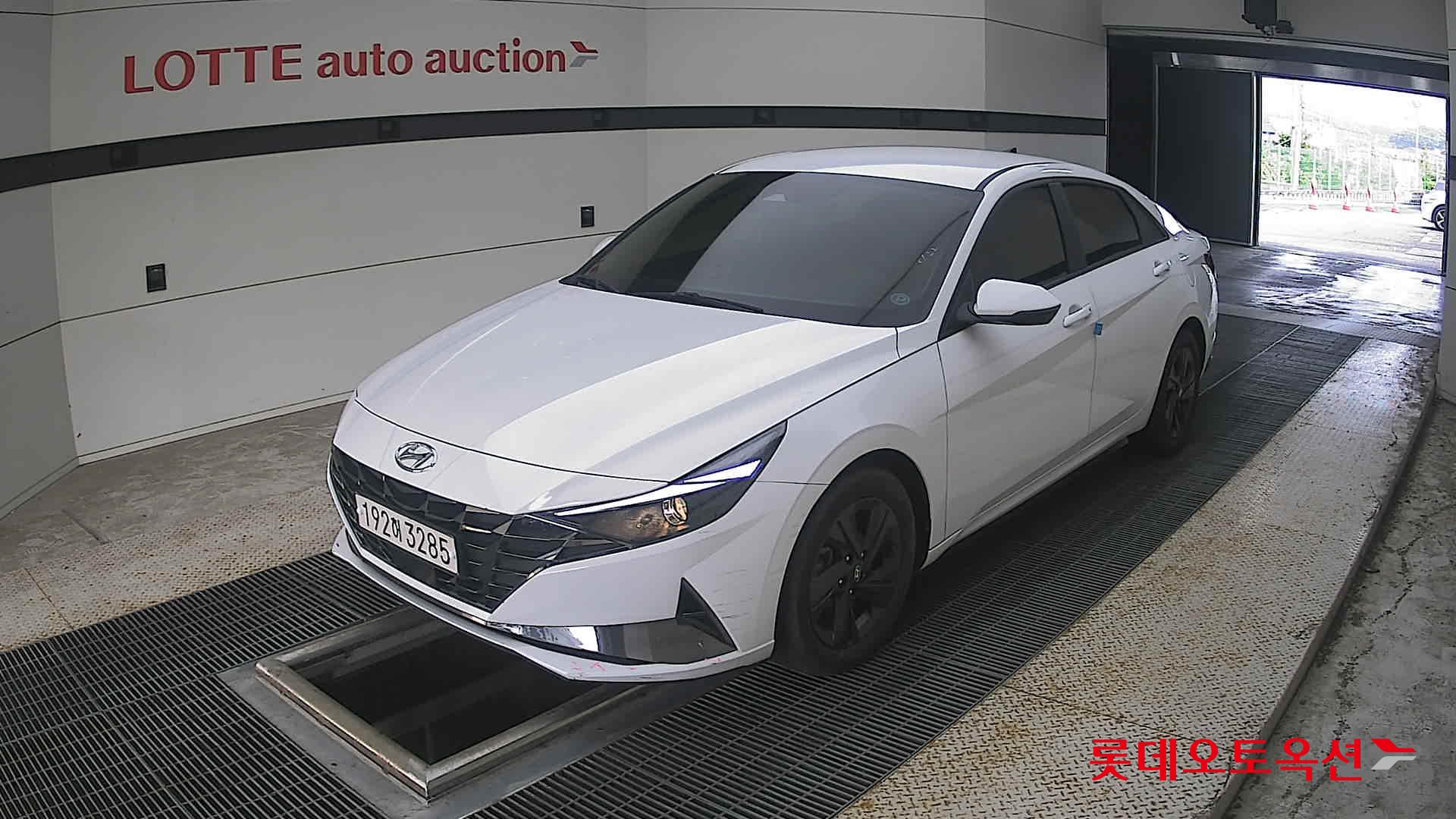 هيونداي أفانتي 2023 MODERN