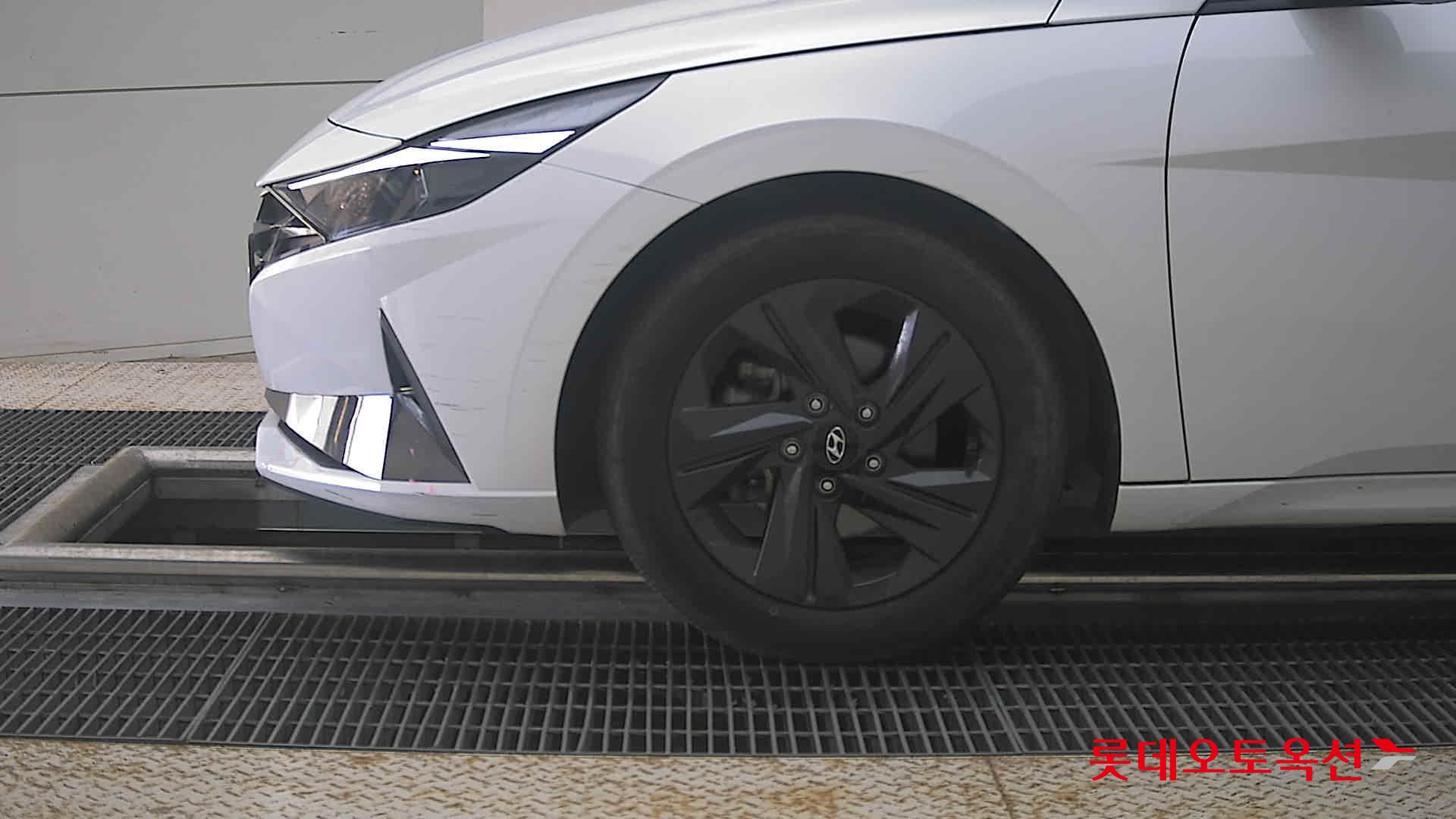 هيونداي أفانتي 2023 MODERN