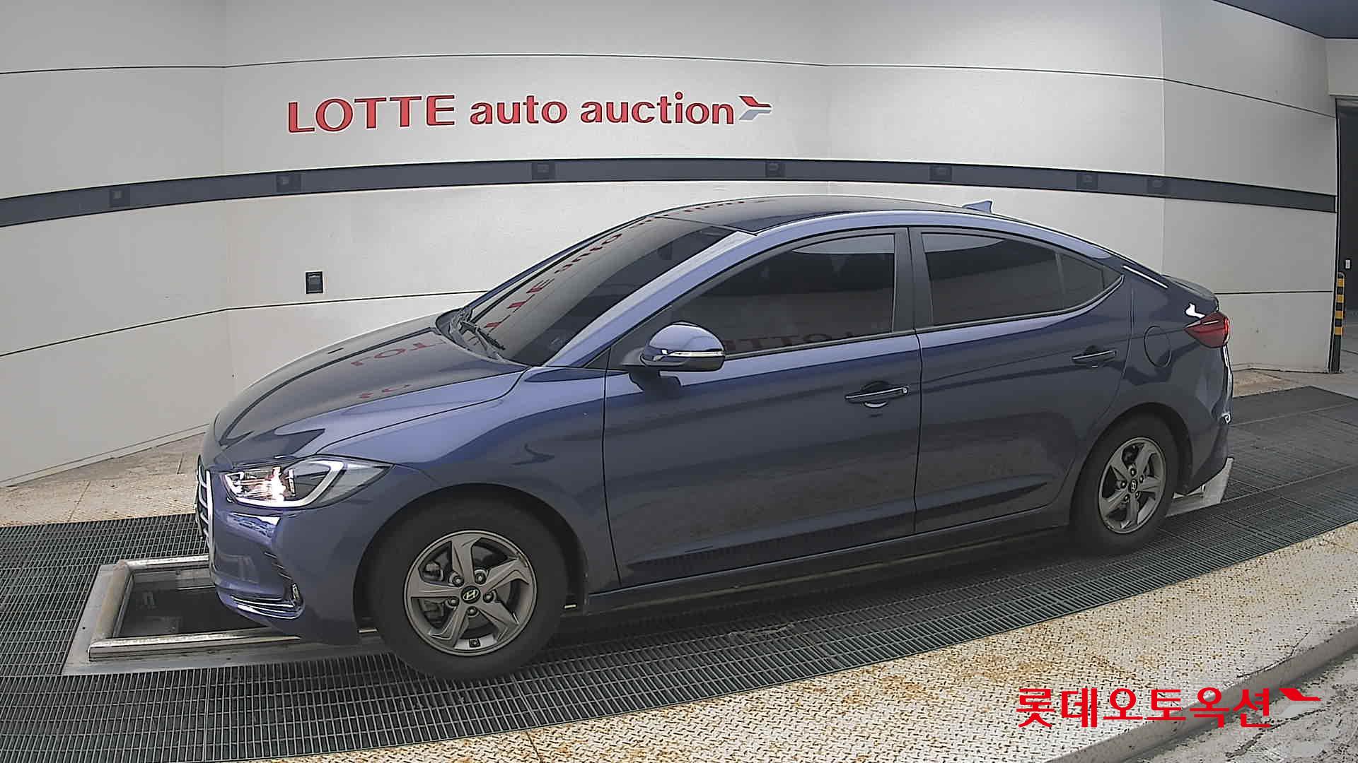 هيونداي أفانتي 2017 AD SMART
