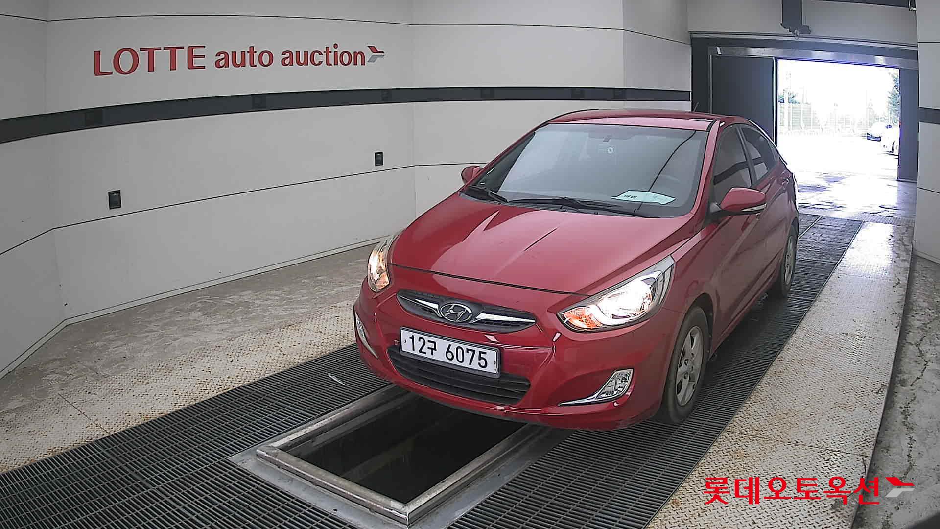 هيونداي أكسنت 2015 4DOOR MODERN