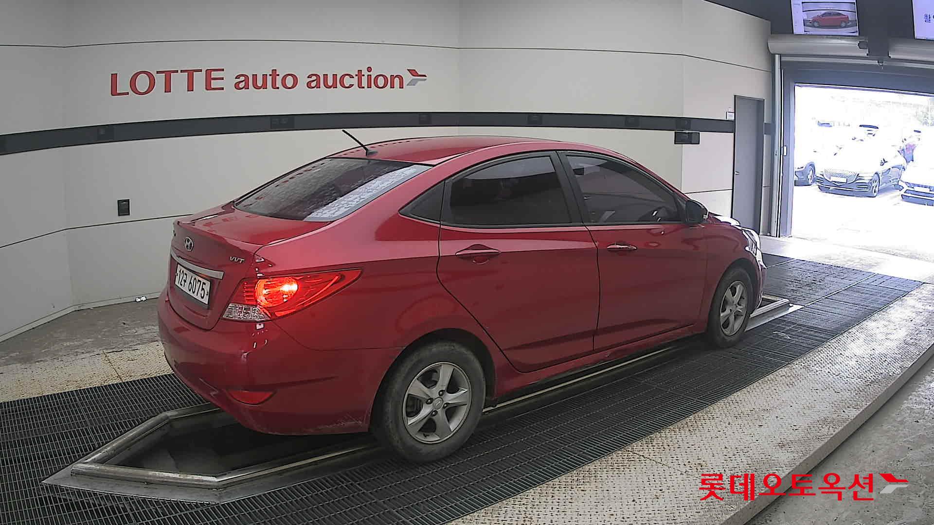 هيونداي أكسنت 2015 4DOOR MODERN