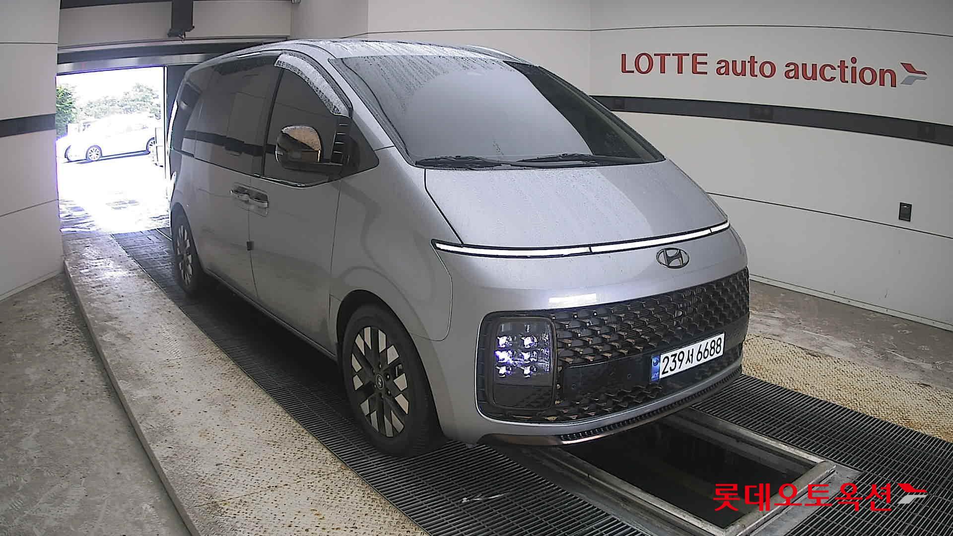 هيونداي ستاريا 2022 راي AT