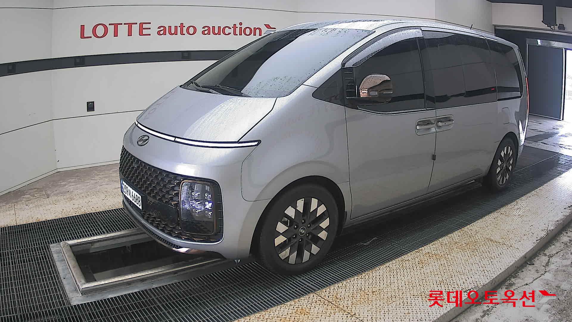 هيونداي ستاريا 2022 راي AT