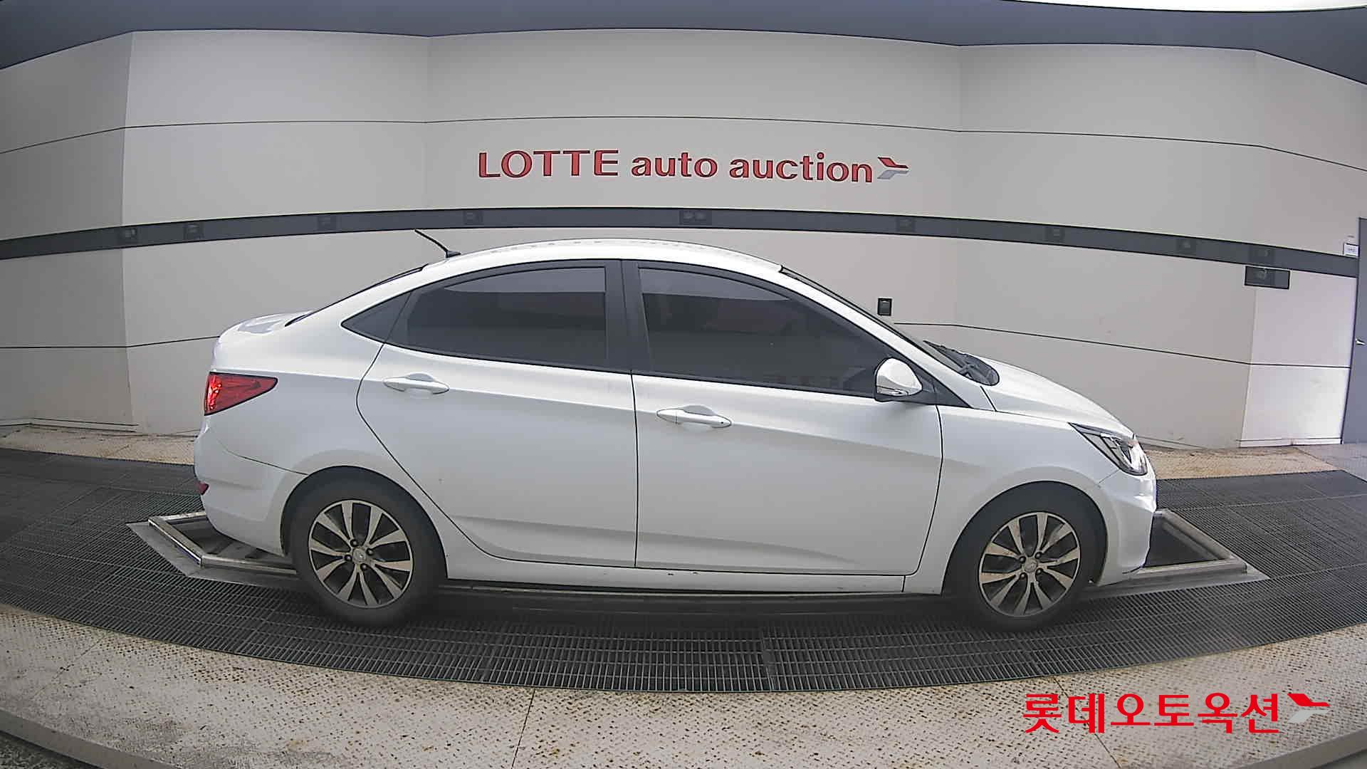هيونداي أكسنت 2014 4DOOR MODERN