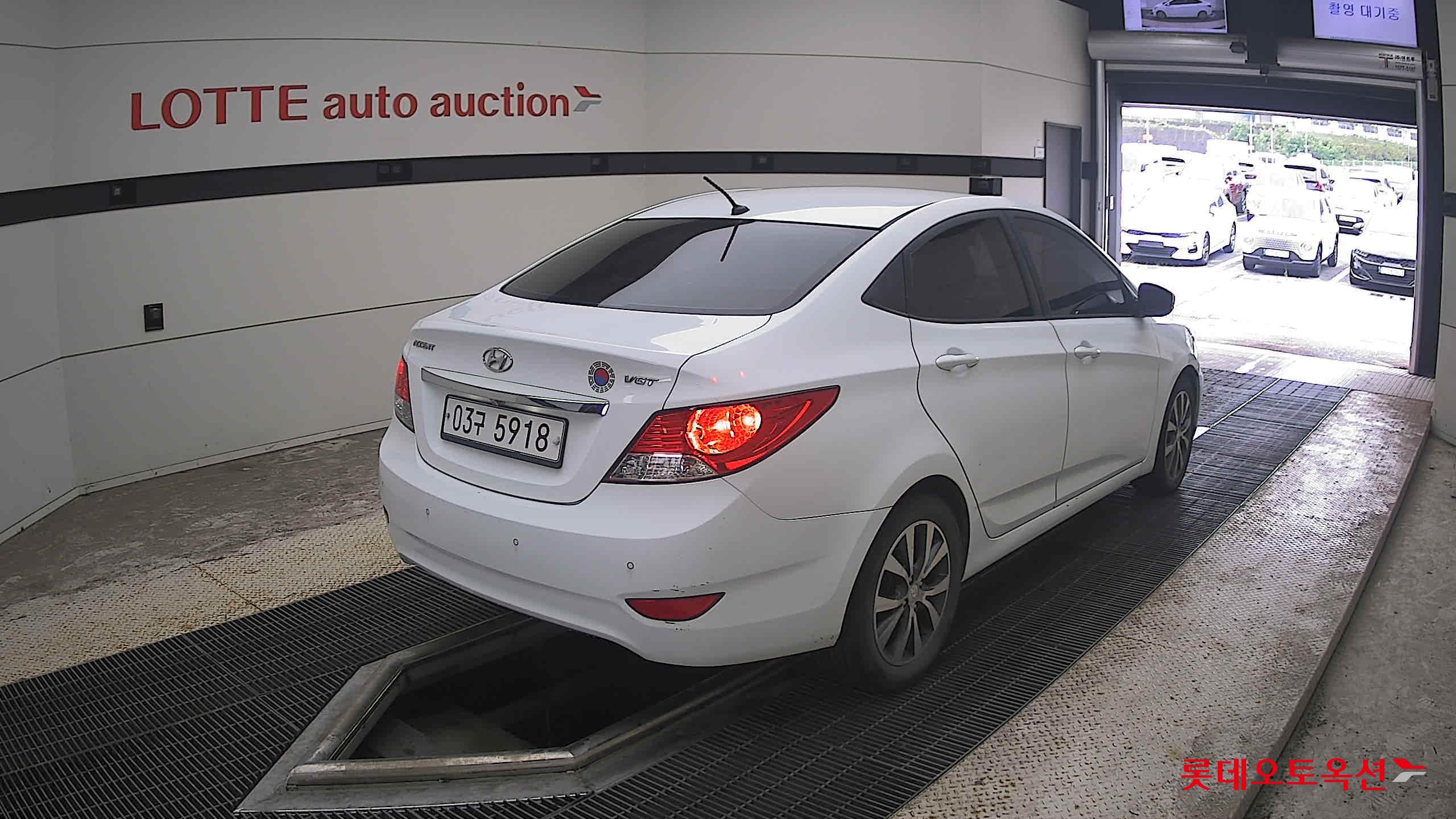 هيونداي أكسنت 2014 4DOOR MODERN