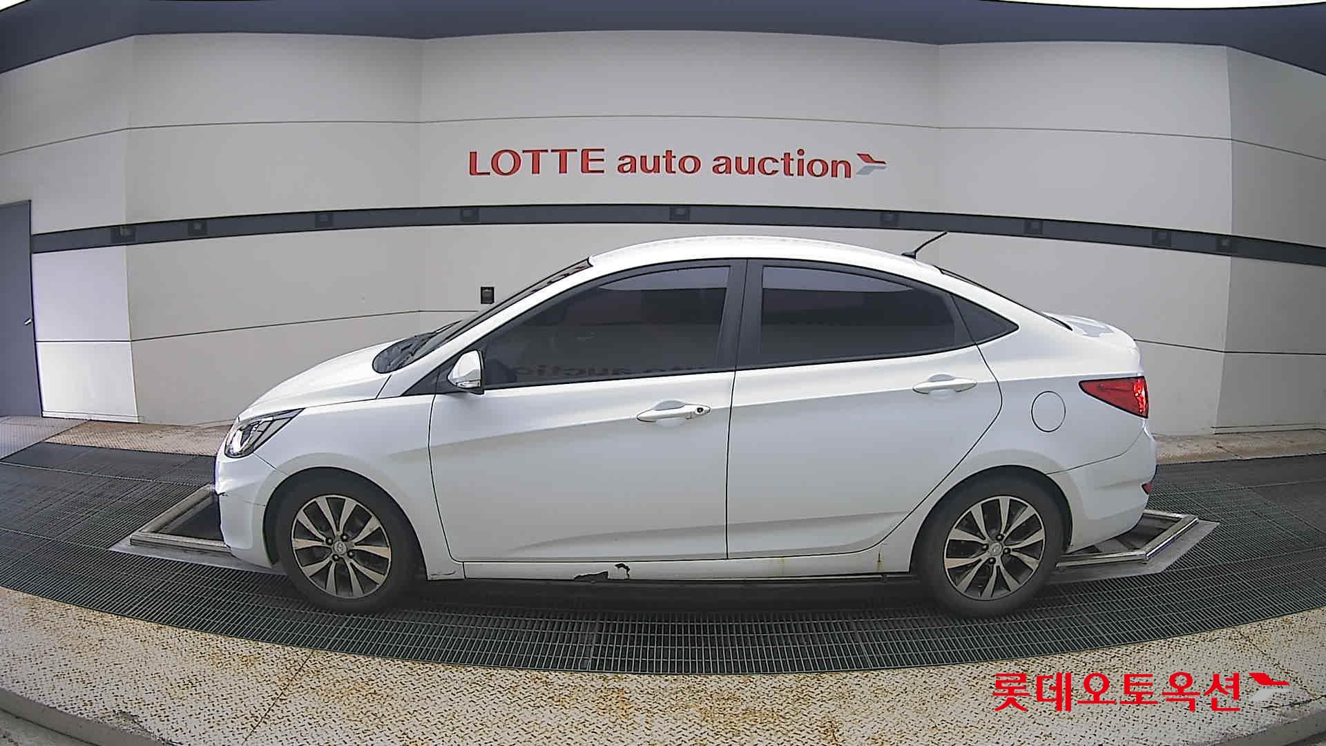 هيونداي أكسنت 2014 4DOOR MODERN