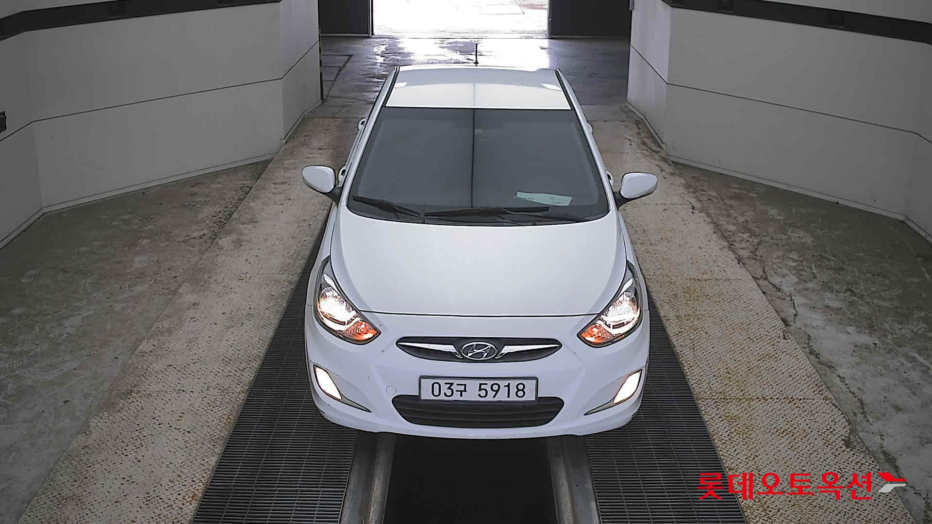 هيونداي أكسنت 2014 4DOOR MODERN