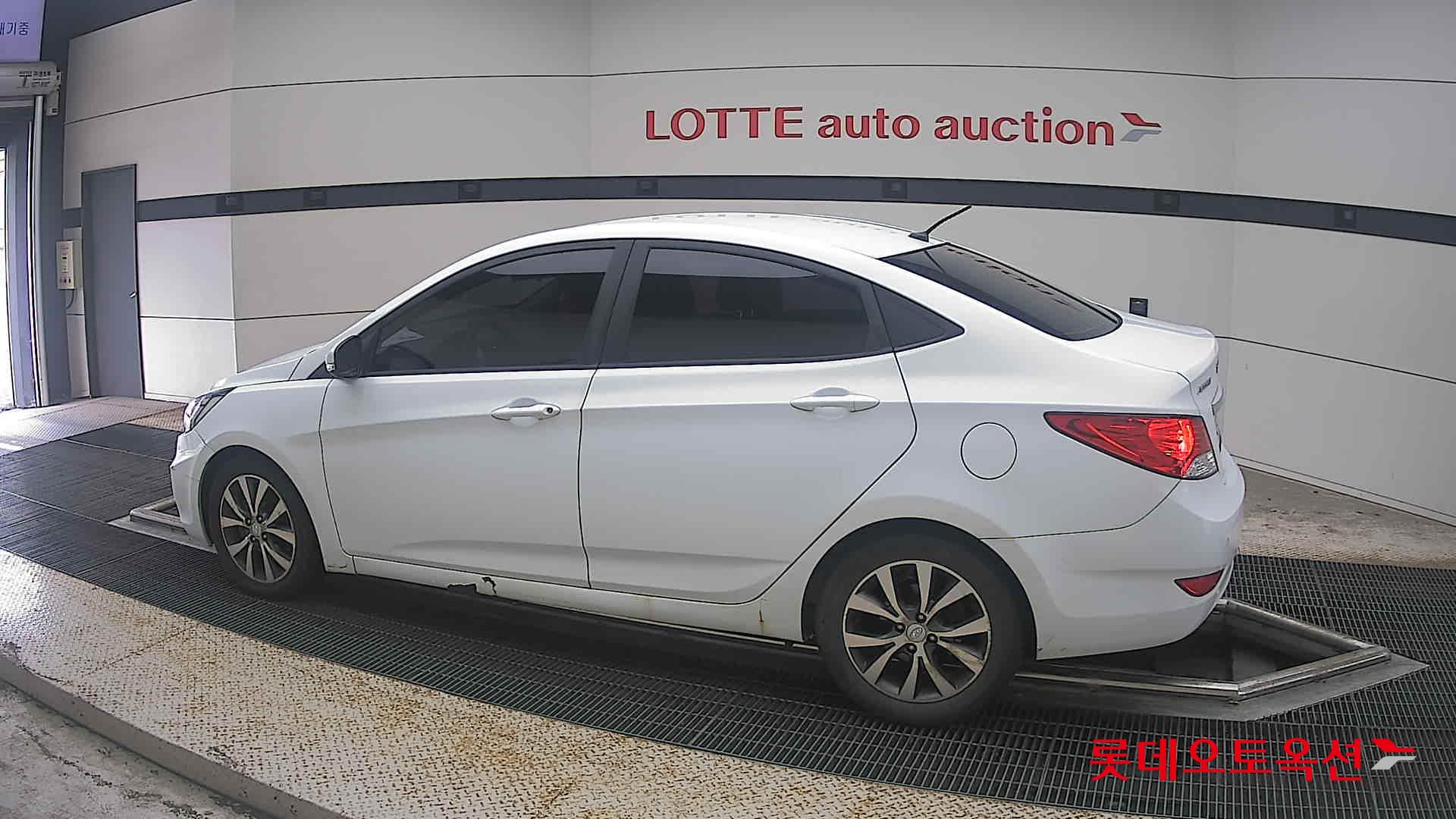هيونداي أكسنت 2014 4DOOR MODERN