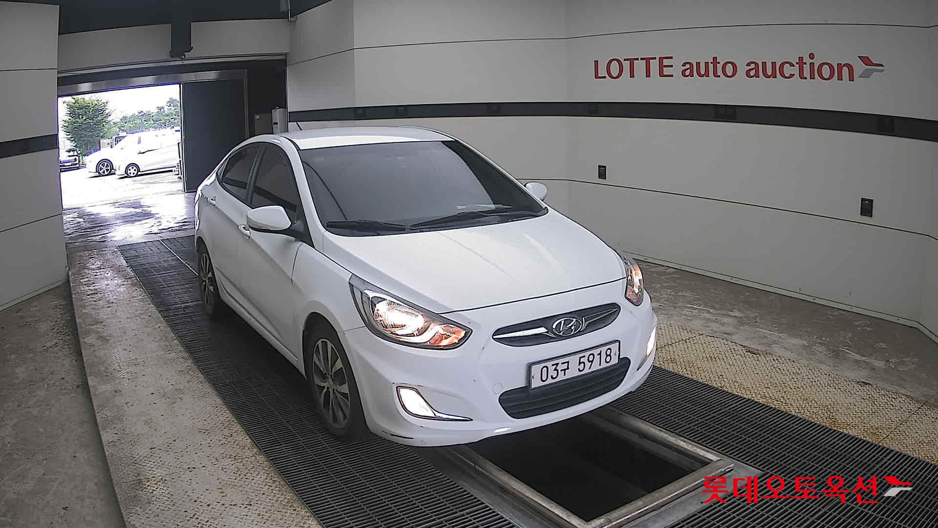 هيونداي أكسنت 2014 4DOOR MODERN