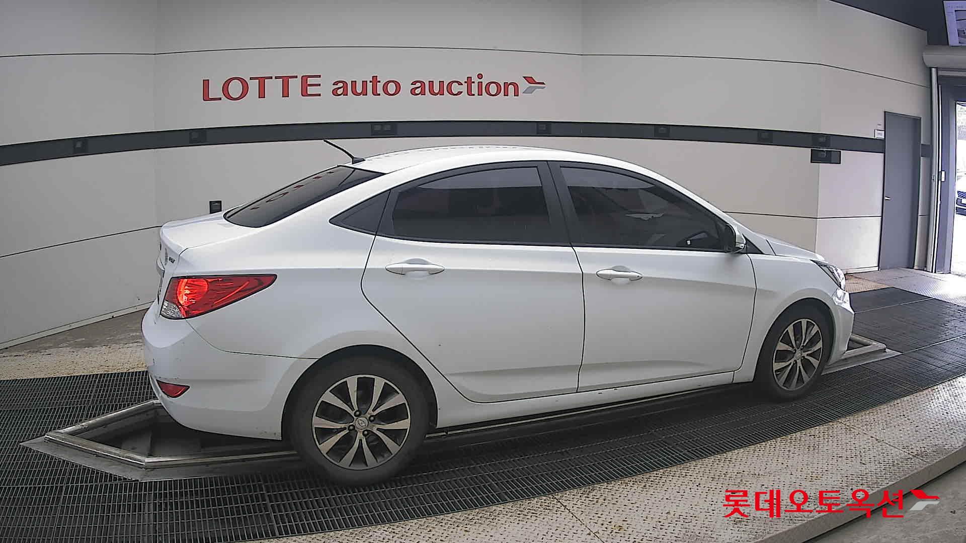 هيونداي أكسنت 2014 4DOOR MODERN