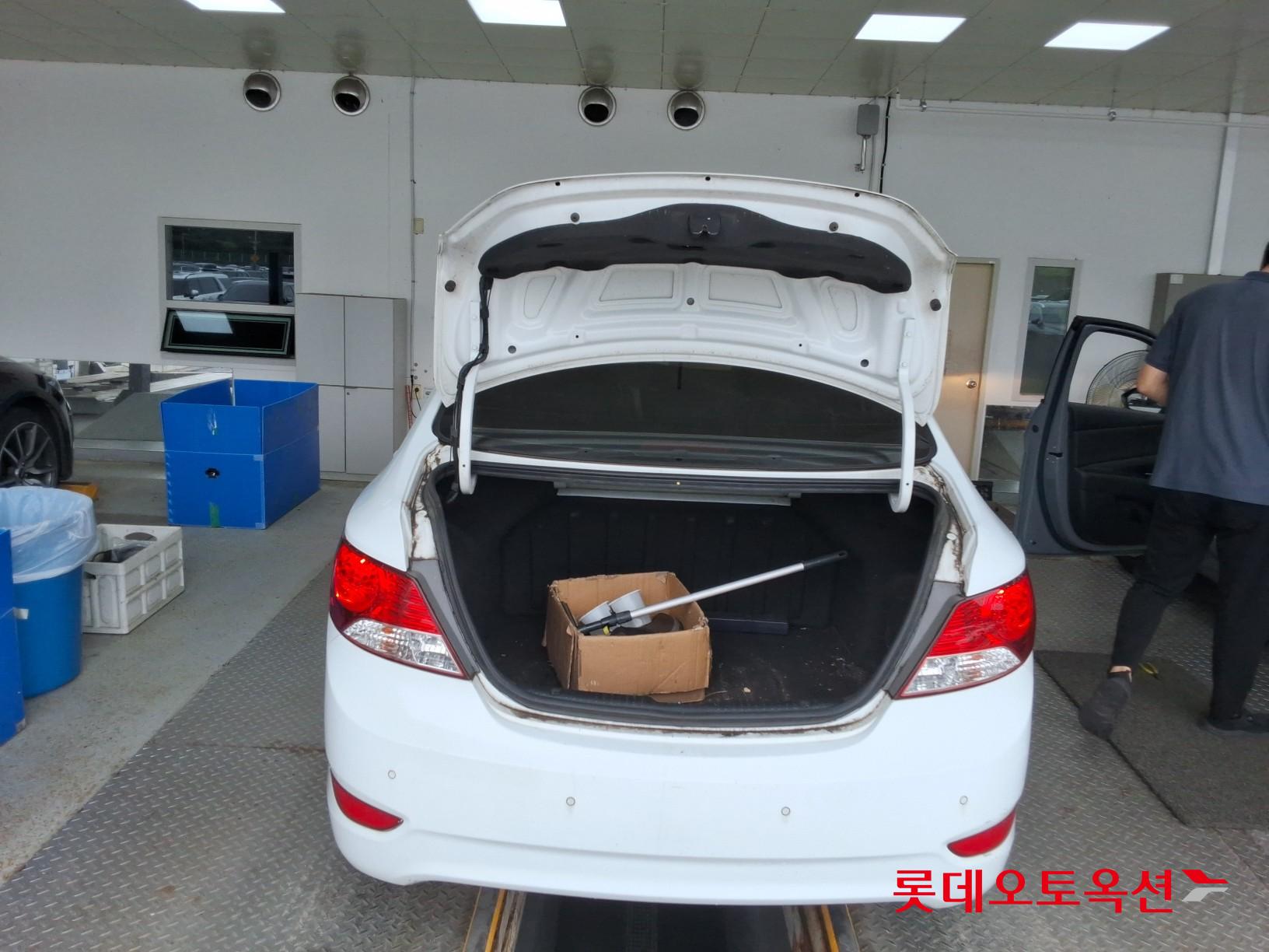 هيونداي أكسنت 2014 4DOOR MODERN