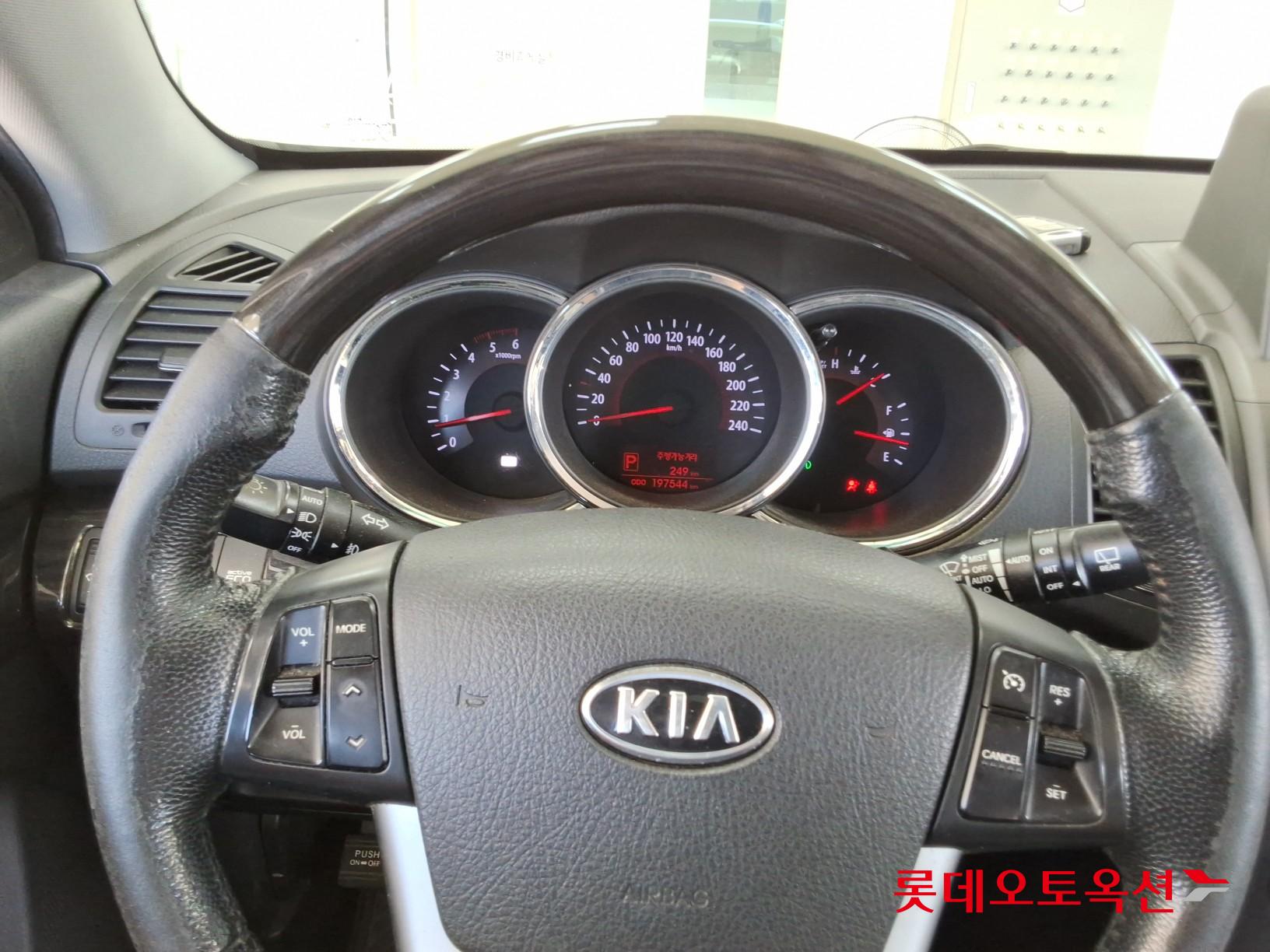 كيا سورينتو 2010 TLX