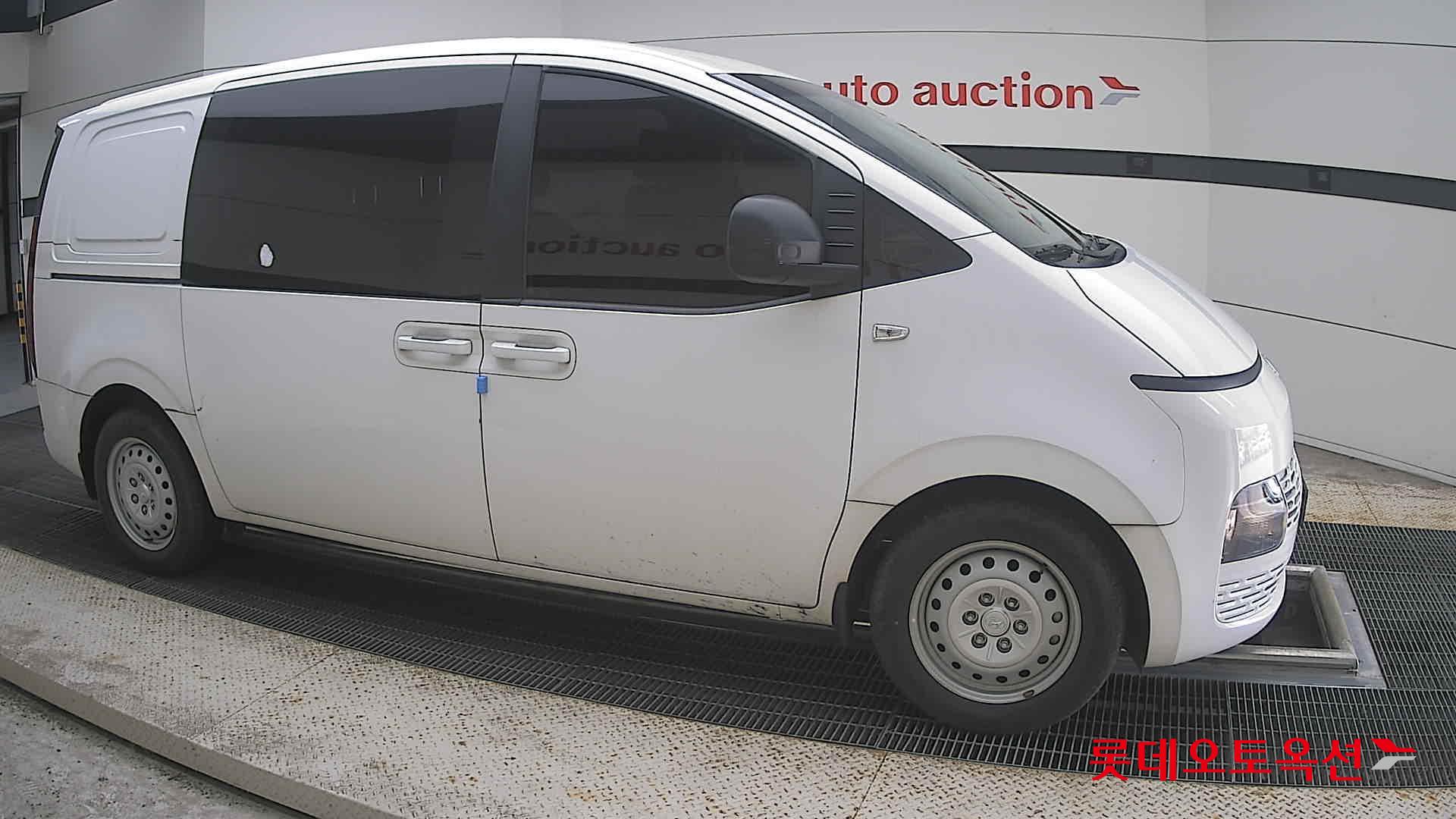هيونداي ستاريا 2022