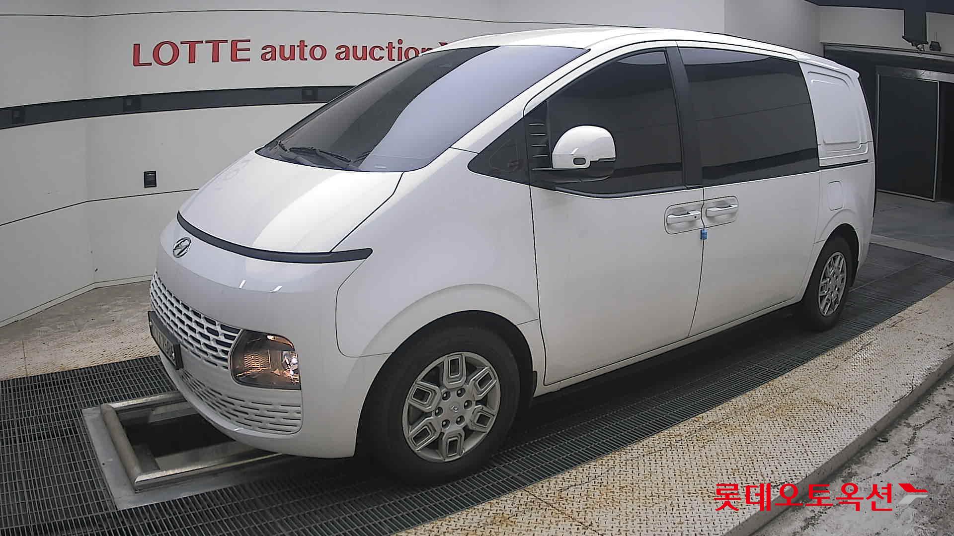 هيونداي ستاريا 2022