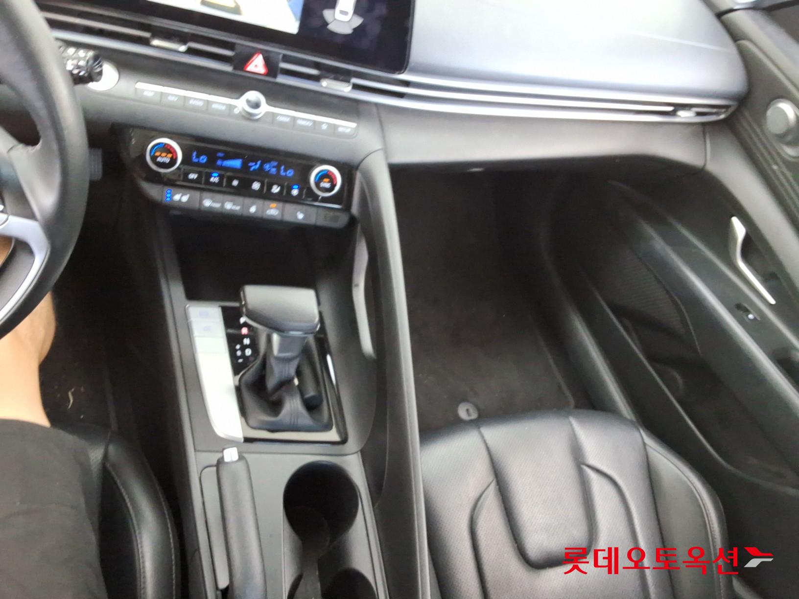 هيونداي أفانتي 2021 MODERN