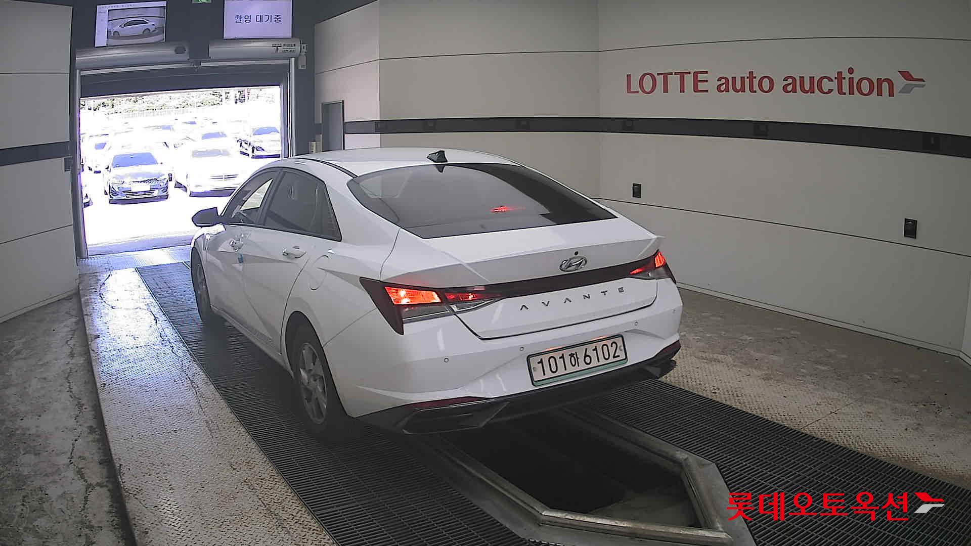 هيونداي أفانتي 2021 MODERN