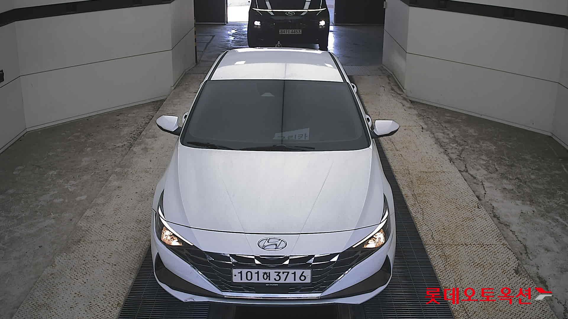 هيونداي أفانتي 2021 MODERN