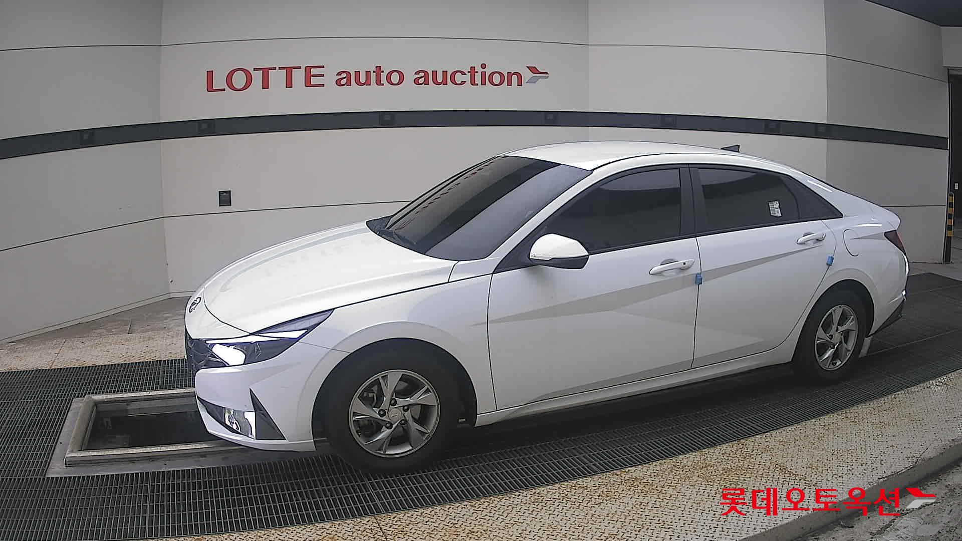هيونداي أفانتي 2021 MODERN