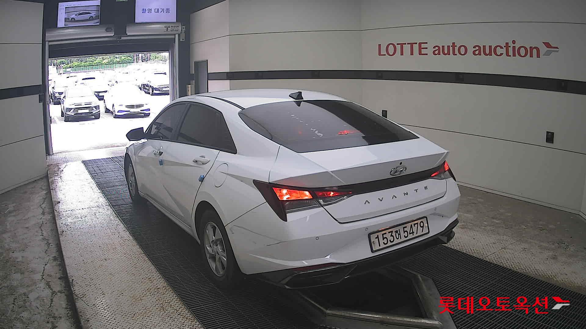 هيونداي أفانتي 2021 MODERN