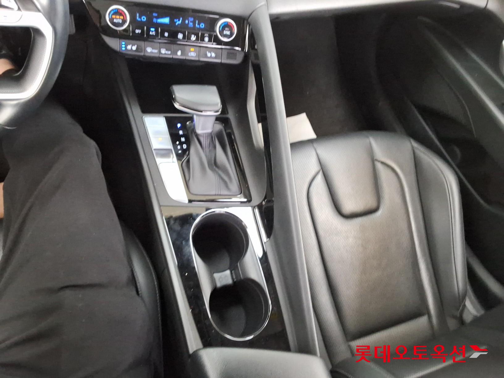 هيونداي أفانتي 2021 MODERN