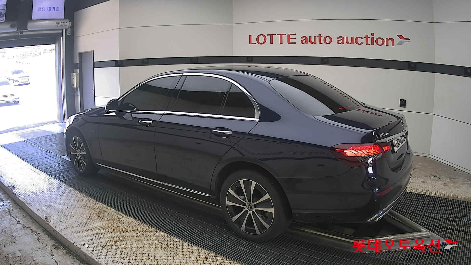 مرسيدس بنز E300E 2021 4M إكسكلوسيف