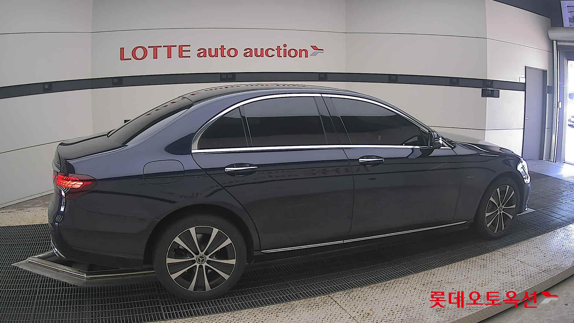 مرسيدس بنز E300E 2021 4M إكسكلوسيف