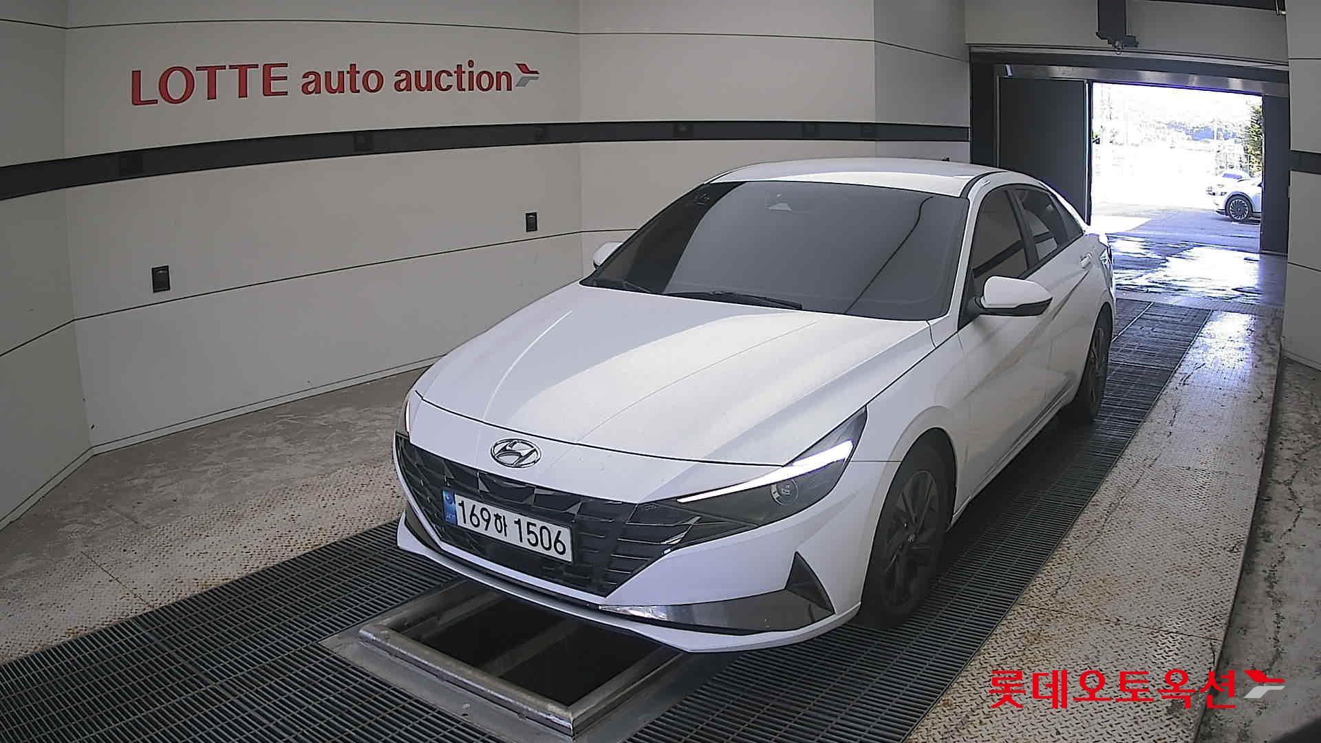 هيونداي أفانتي 2022 MODERN