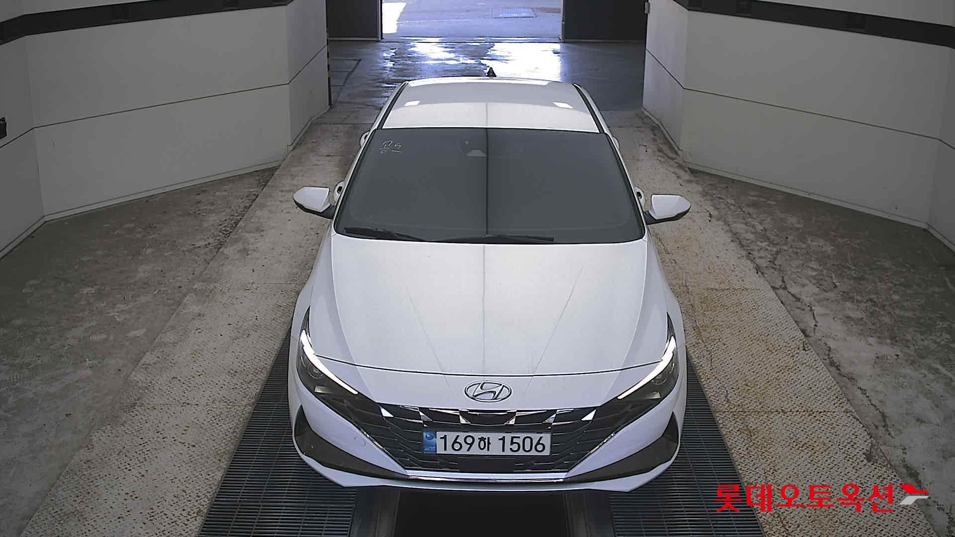 هيونداي أفانتي 2022 MODERN