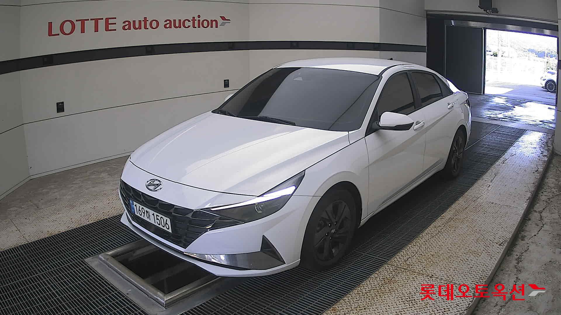 هيونداي أفانتي 2022 MODERN