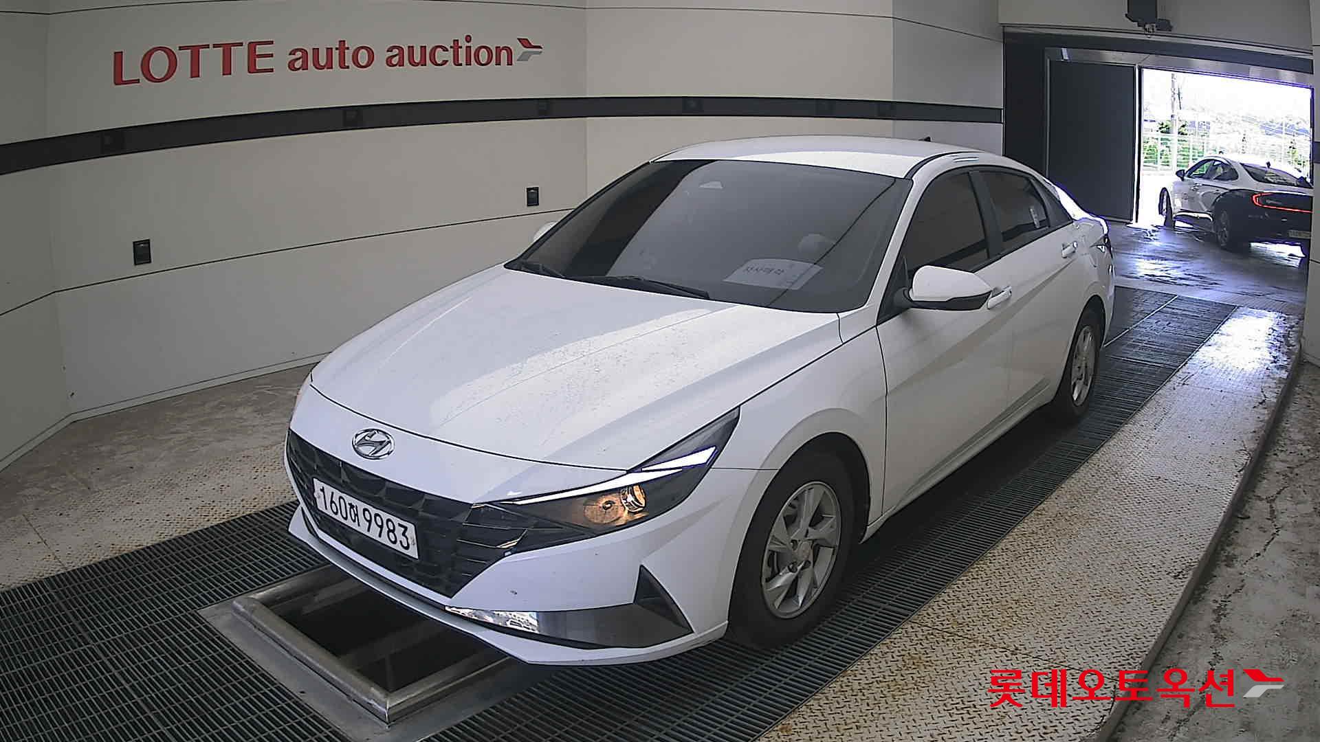 هيونداي أفانتي 2021 MODERN