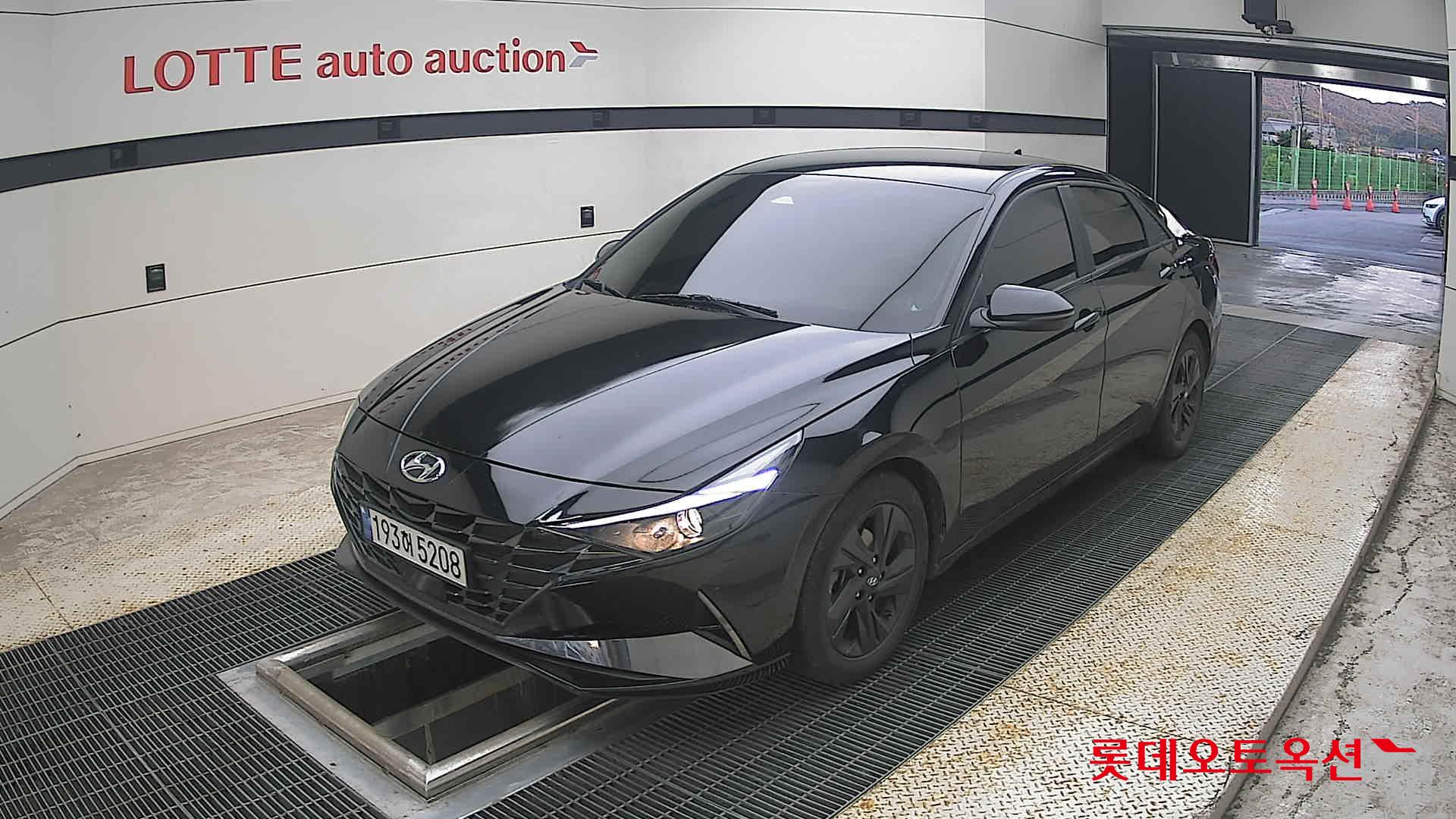 هيونداي أفانتي 2023 MODERN